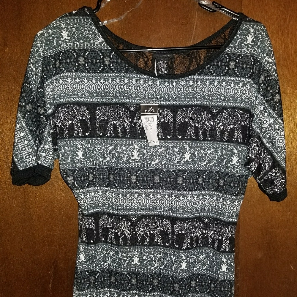 RUE 21 Elephant Dolman top
